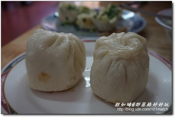 花蓮必吃人氣早餐》在地人推薦的一元飯店水煎包 花蓮必吃人氣早餐》在地人推薦的一元飯店水煎包