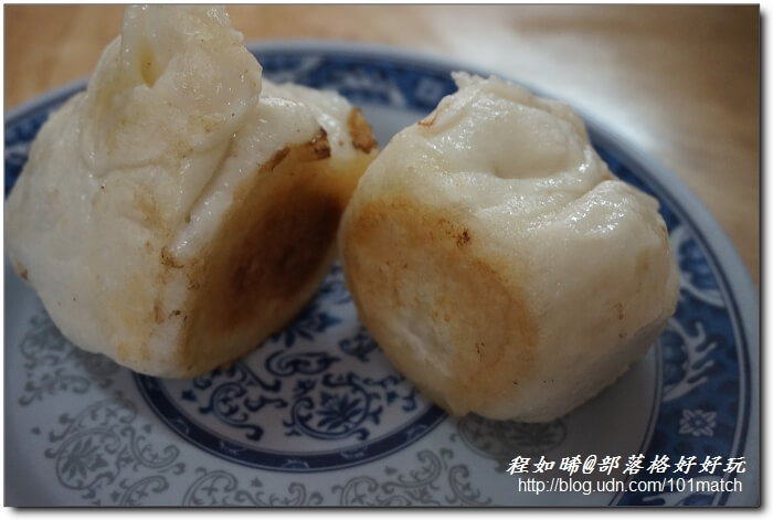 花蓮必吃人氣早餐》在地人推薦的一元飯店水煎包 花蓮必吃人氣早餐》在地人推薦的一元飯店水煎包