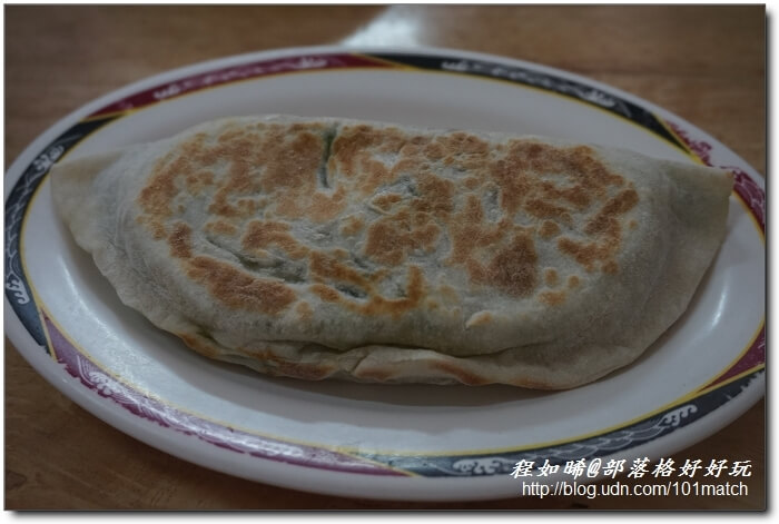 花蓮必吃人氣早餐》在地人推薦的一元飯店水煎包 花蓮必吃人氣早餐》在地人推薦的一元飯店水煎包