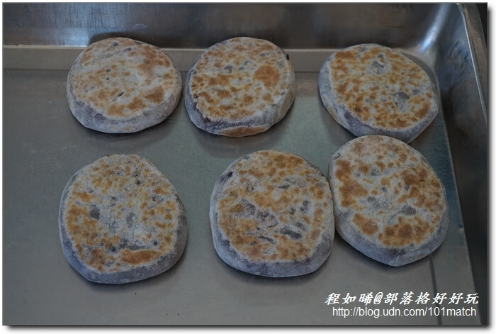 花蓮必吃人氣早餐》在地人推薦的一元飯店水煎包 花蓮必吃人氣早餐》在地人推薦的一元飯店水煎包
