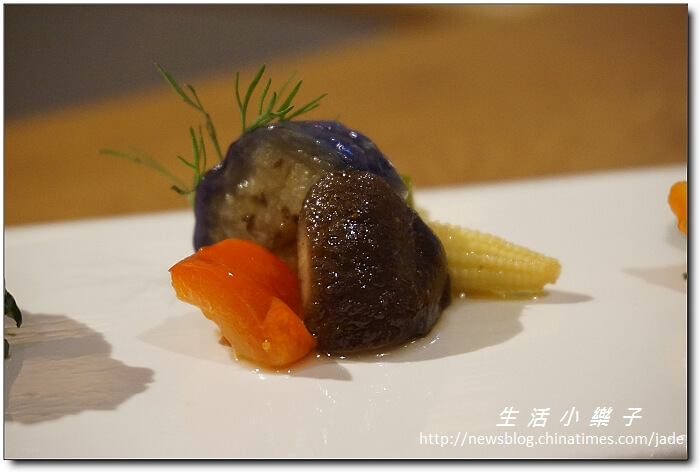 VegeTable 蔬桌日式和風洋食蔬食館》源於日本京都的精進料理【國泰醫院旁巷弄美食】