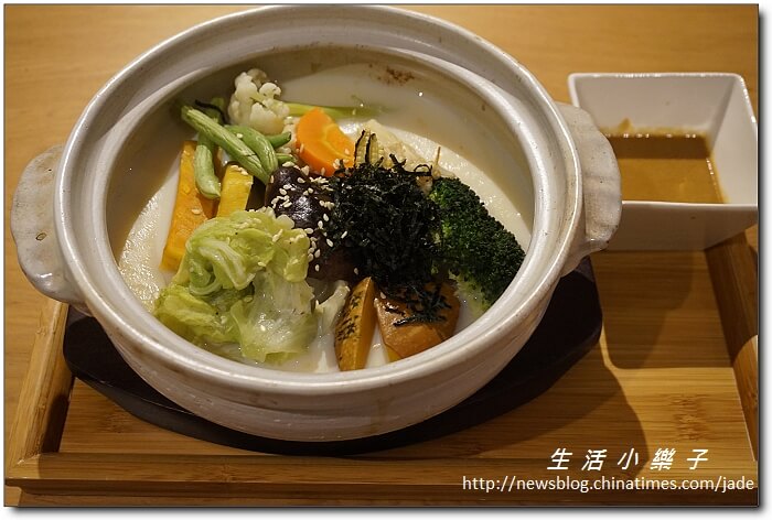 VegeTable 蔬桌日式和風洋食蔬食館》源於日本京都的精進料理【國泰醫院旁巷弄美食】