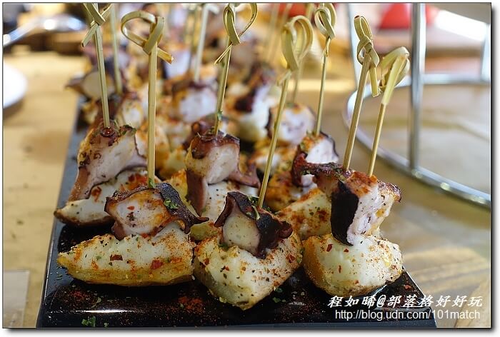 美國馬鈴薯無國界料理》駱師父、惡犬食堂、新帆船、PS TAPAS、拾穗、發福廚房等知名餐廳帶你用舌尖暢遊世界