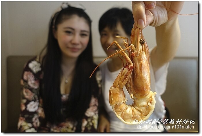 八年級美女開的婧Shabu涮涮鍋及日本料理》花藝和美味一起上桌 提供來自世界各地近三十種調味鹽【新莊美食推薦】