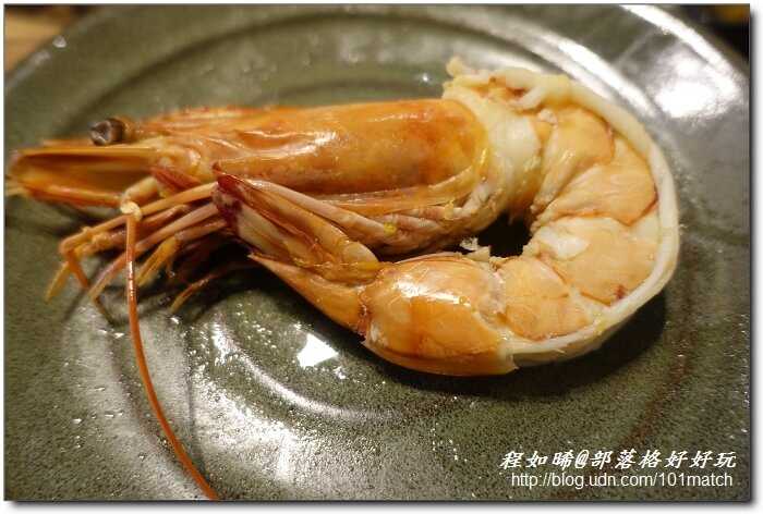 八年級美女開的婧Shabu涮涮鍋及日本料理》花藝和美味一起上桌 提供來自世界各地近三十種調味鹽【新莊美食推薦】