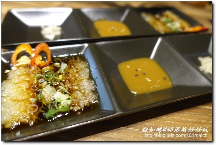 八年級美女開的婧Shabu涮涮鍋及日本料理》花藝和美味一起上桌 提供來自世界各地近三十種調味鹽【新莊美食推薦】
