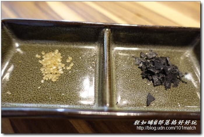 八年級美女開的婧Shabu涮涮鍋及日本料理》花藝和美味一起上桌 提供來自世界各地近三十種調味鹽【新莊美食推薦】