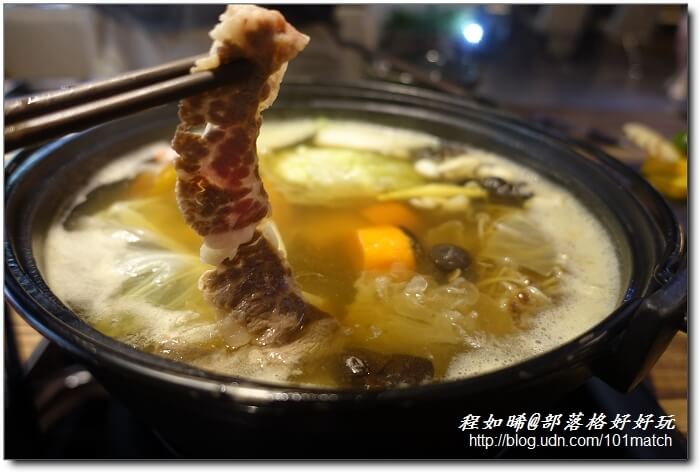 八年級美女開的婧Shabu涮涮鍋及日本料理》花藝和美味一起上桌 提供來自世界各地近三十種調味鹽【新莊美食推薦】