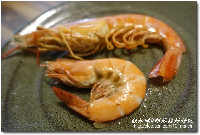 八年級美女開的婧Shabu涮涮鍋及日本料理》花藝和美味一起上桌 提供來自世界各地近三十種調味鹽【新莊美食推薦】