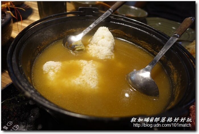 八年級美女開的婧Shabu涮涮鍋及日本料理》花藝和美味一起上桌 提供來自世界各地近三十種調味鹽【新莊美食推薦】