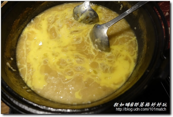 八年級美女開的婧Shabu涮涮鍋及日本料理》花藝和美味一起上桌 提供來自世界各地近三十種調味鹽【新莊美食推薦】