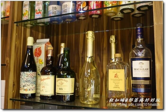 八年級美女開的婧Shabu涮涮鍋及日本料理》花藝和美味一起上桌 提供來自世界各地近三十種調味鹽【新莊美食推薦】