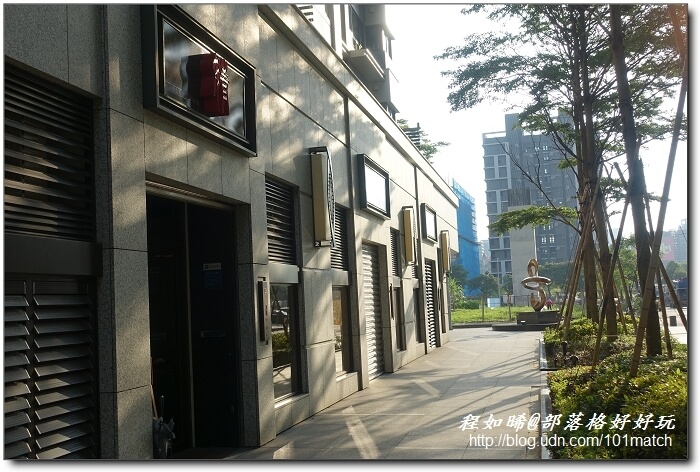 八年級美女開的婧Shabu涮涮鍋及日本料理》花藝和美味一起上桌 提供來自世界各地近三十種調味鹽【新莊美食推薦】