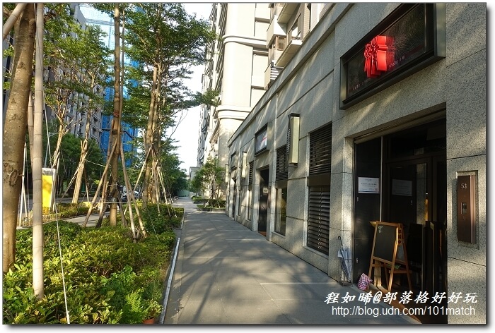 八年級美女開的婧Shabu涮涮鍋及日本料理》花藝和美味一起上桌 提供來自世界各地近三十種調味鹽【新莊美食推薦】
