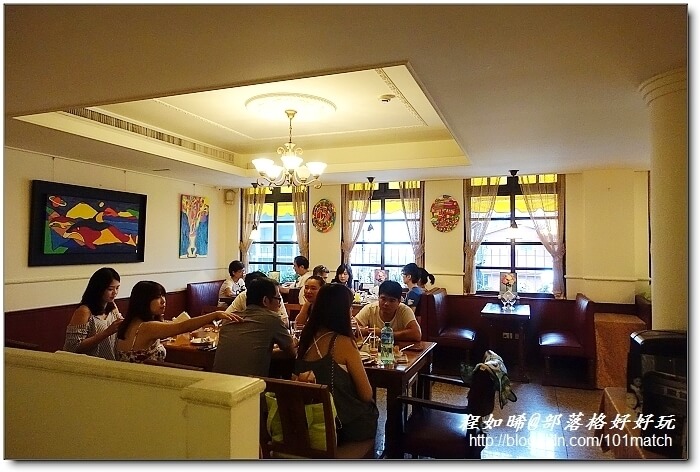 重慶南路書街輕旅行》閱讀驛Arki Café＋明星咖啡館＋好思當代＋smith&hsu現代茶館＋重南90文創基地+北平田園餡餅粥