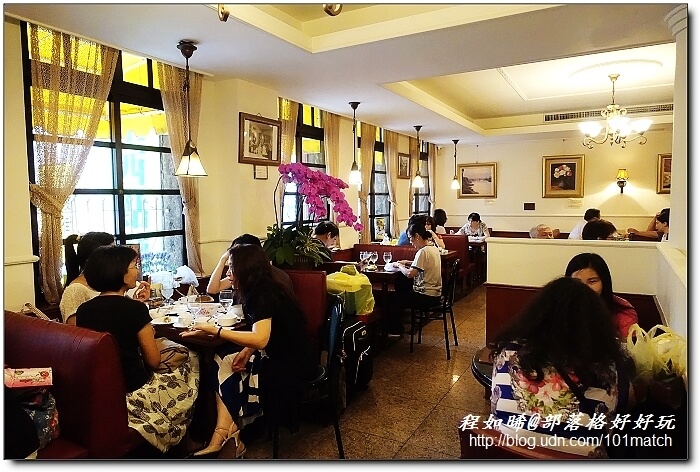 重慶南路書街輕旅行》閱讀驛Arki Café＋明星咖啡館＋好思當代＋smith&hsu現代茶館＋重南90文創基地+北平田園餡餅粥