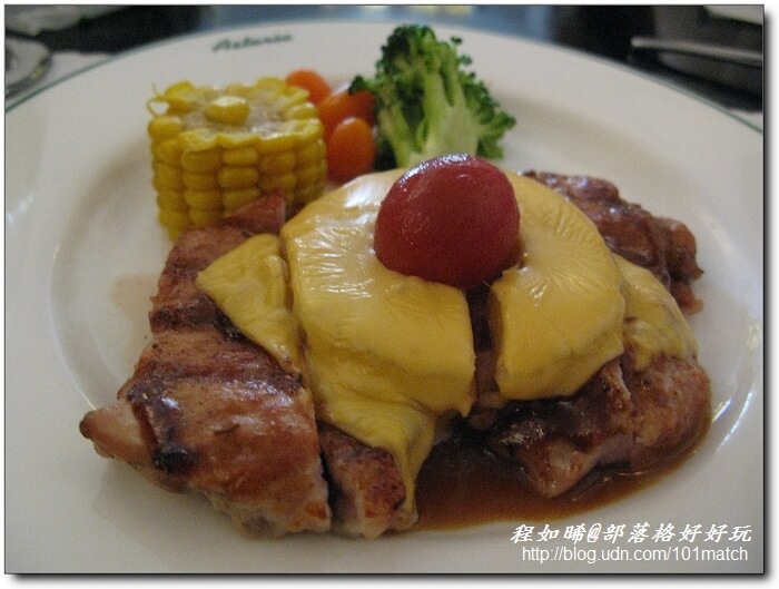 重慶南路書街輕旅行》閱讀驛Arki Café＋明星咖啡館＋好思當代＋smith&hsu現代茶館＋重南90文創基地+北平田園餡餅粥