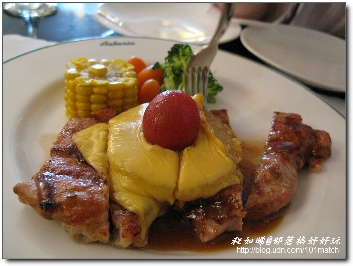 重慶南路書街輕旅行》閱讀驛Arki Café＋明星咖啡館＋好思當代＋smith&hsu現代茶館＋重南90文創基地+北平田園餡餅粥