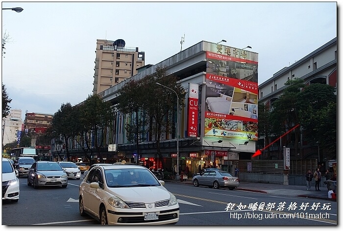 寧夏夜市旁雙連市場內林母仔的店 無敵美味的台灣小吃》麻油雞、芋頭米粉湯、石斑魚水餃、水果泡菜、煙燻蛋 寧夏夜市旁雙連市場內林母仔的店 無敵美味的台灣小吃》麻油雞、芋頭米粉湯、石斑魚水餃、水果泡菜、煙燻蛋