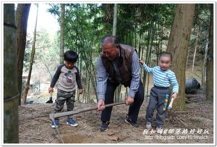 武岫竹炭窯文化園區親子旅遊》超值美味的竹炭竹筍火鍋大餐+竹炭咖啡+竹炭冰淇淋鬆餅下午茶 有「CAS標章林產品」驗證 武岫竹炭窯文化園區親子旅遊》超值美味的竹炭竹筍火鍋大餐+竹炭咖啡+竹炭冰淇淋鬆餅下午茶 有「CAS標章林產品」驗證