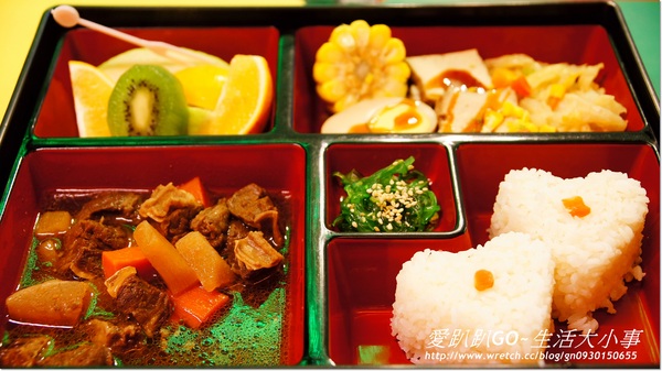 【食記/新北市】親子餐廳~戀戀花菓山美食主題館