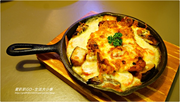【食記/新北市】發現捷運美食 ♪♪Number Nine咖啡&廚房♪♪（主餐篇）