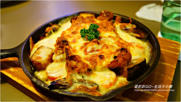 【食記/新北市】發現捷運美食 ♪♪Number Nine咖啡&廚房♪♪（主餐篇）