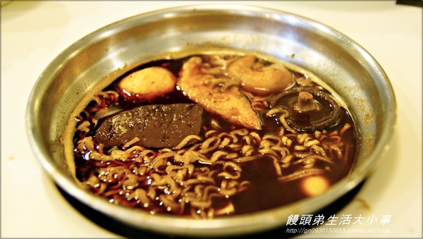 【食記/新北市】捷運美食～越吃越涮嘴的麻辣鍋♪♪ 白帝城精緻涮鍋♪♪