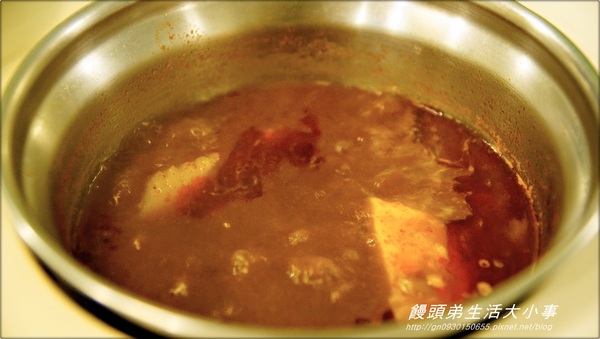 【食記/新北市】捷運美食～越吃越涮嘴的麻辣鍋♪♪ 白帝城精緻涮鍋♪♪