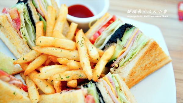  【食記/台北市】捷運美食～超可愛的粉藍大象與妳相伴♪♪u*ki smile coffee♪♪