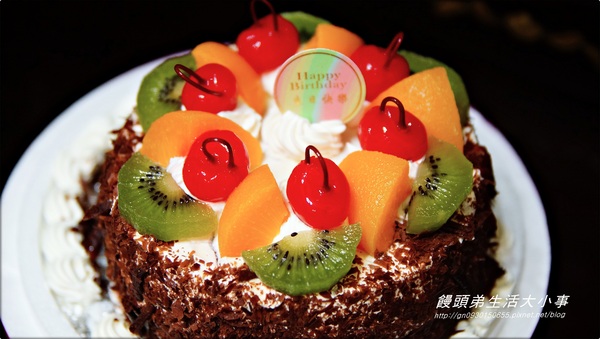 【食記/新北市】祝我生日快樂~我滿6歲了唷♪♪守益蛋糕♪♪ 【食記/新北市】祝我生日快樂~我滿6歲了唷♪♪守益蛋糕♪♪