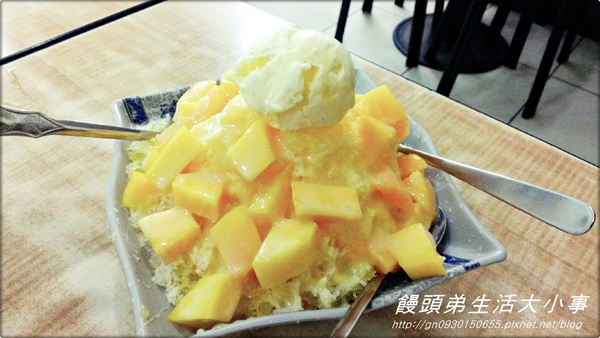 【食記/新北市】豆花店居然可以吃到芒果冰跟豪大雞排♪♪豆花三兄弟♪♪