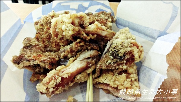 【食記/新北市】豆花店居然可以吃到芒果冰跟豪大雞排♪♪豆花三兄弟♪♪
