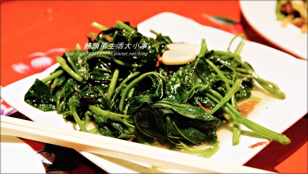 【食記/新北市】超復古餐廳~讓你回到５０年代的好滋味♪幸福宴民族文化餐館♪