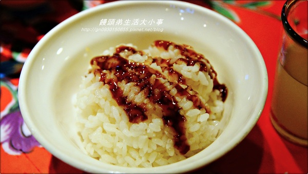 【食記/新北市】超復古餐廳~讓你回到５０年代的好滋味♪幸福宴民族文化餐館♪