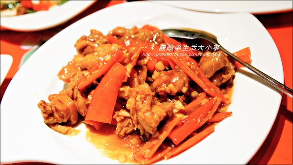 【食記/新北市】超復古餐廳~讓你回到５０年代的好滋味♪幸福宴民族文化餐館♪