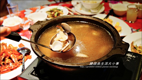 【食記/新北市】超復古餐廳~讓你回到５０年代的好滋味♪幸福宴民族文化餐館♪