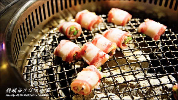 【食記/新北市】邊吃邊吶喊～超有ＦＵ的燒烤店♪♪YS碳烤BAR♪♪