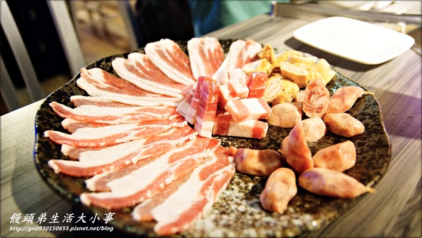【食記/新北市】邊吃邊吶喊～超有ＦＵ的燒烤店♪♪YS碳烤BAR♪♪