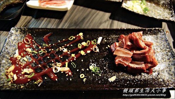 【食記/新北市】邊吃邊吶喊～超有ＦＵ的燒烤店♪♪YS碳烤BAR♪♪