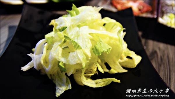 【食記/新北市】邊吃邊吶喊～超有ＦＵ的燒烤店♪♪YS碳烤BAR♪♪