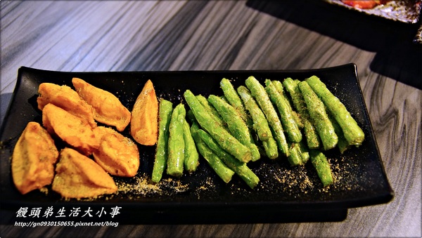 【食記/新北市】邊吃邊吶喊～超有ＦＵ的燒烤店♪♪YS碳烤BAR♪♪