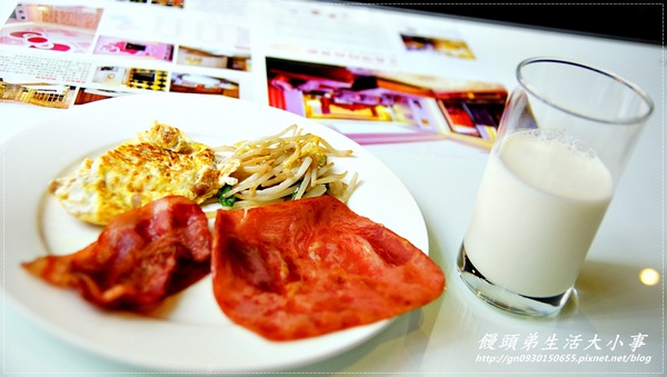 【食記／新北市】簡約時尚的自助早餐♪♪艾森堡時尚會館♪♪
