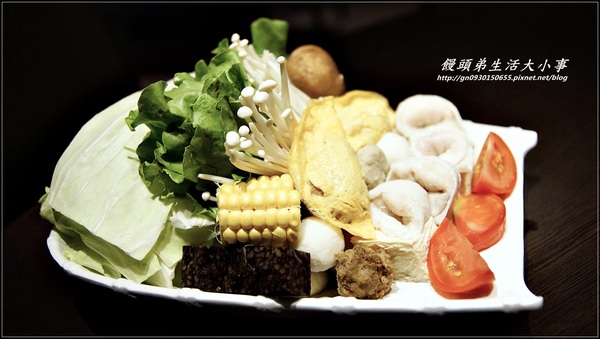 【食記/新北市】天冷要來吃吃酸菜白肉鍋補補身吧♪♪涮八方紫銅鍋♪♪
