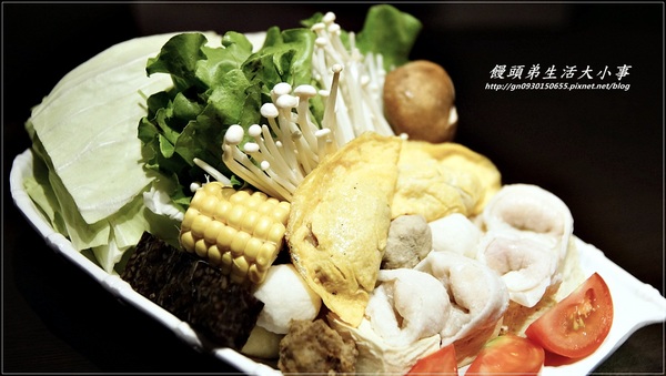 【食記/新北市】天冷要來吃吃酸菜白肉鍋補補身吧♪♪涮八方紫銅鍋♪♪