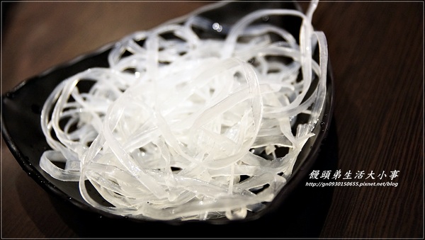 【食記/新北市】天冷要來吃吃酸菜白肉鍋補補身吧♪♪涮八方紫銅鍋♪♪