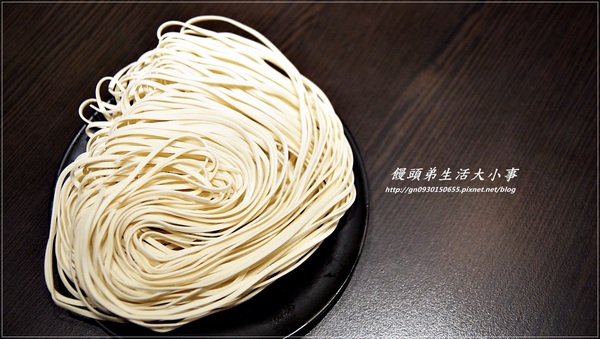 【食記/新北市】天冷要來吃吃酸菜白肉鍋補補身吧♪♪涮八方紫銅鍋♪♪