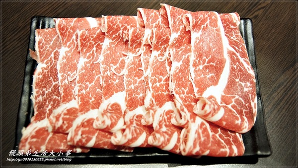 【食記/新北市】天冷要來吃吃酸菜白肉鍋補補身吧♪♪涮八方紫銅鍋♪♪