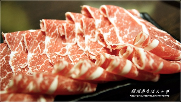 【食記/新北市】天冷要來吃吃酸菜白肉鍋補補身吧♪♪涮八方紫銅鍋♪♪