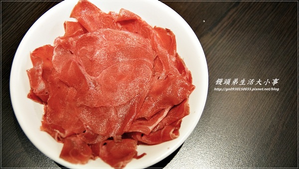 【食記/新北市】天冷要來吃吃酸菜白肉鍋補補身吧♪♪涮八方紫銅鍋♪♪